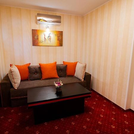 Pensiunea Oscar Focsani Luaran gambar